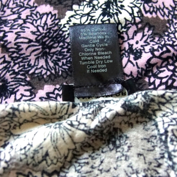 Ann Taylor flowered shirt 3/4 sleevep - Picture 4 of 6
